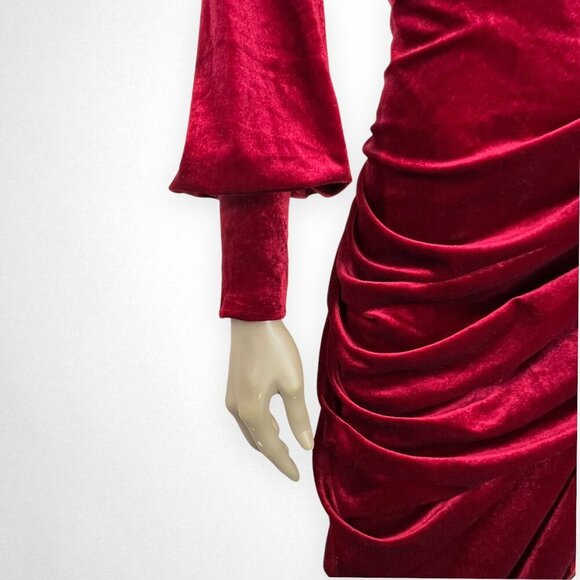 PrettyLittleThing Velvet Red Long Sleeve Dress - Picture 6 of 12